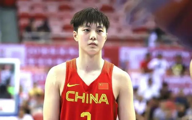 儿童篮球基本功训练内容包括_0